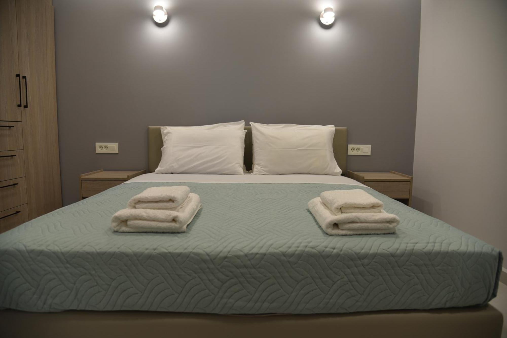 Pirgos Deluxe Apartment - Private Parking 基萨莫斯 外观 照片