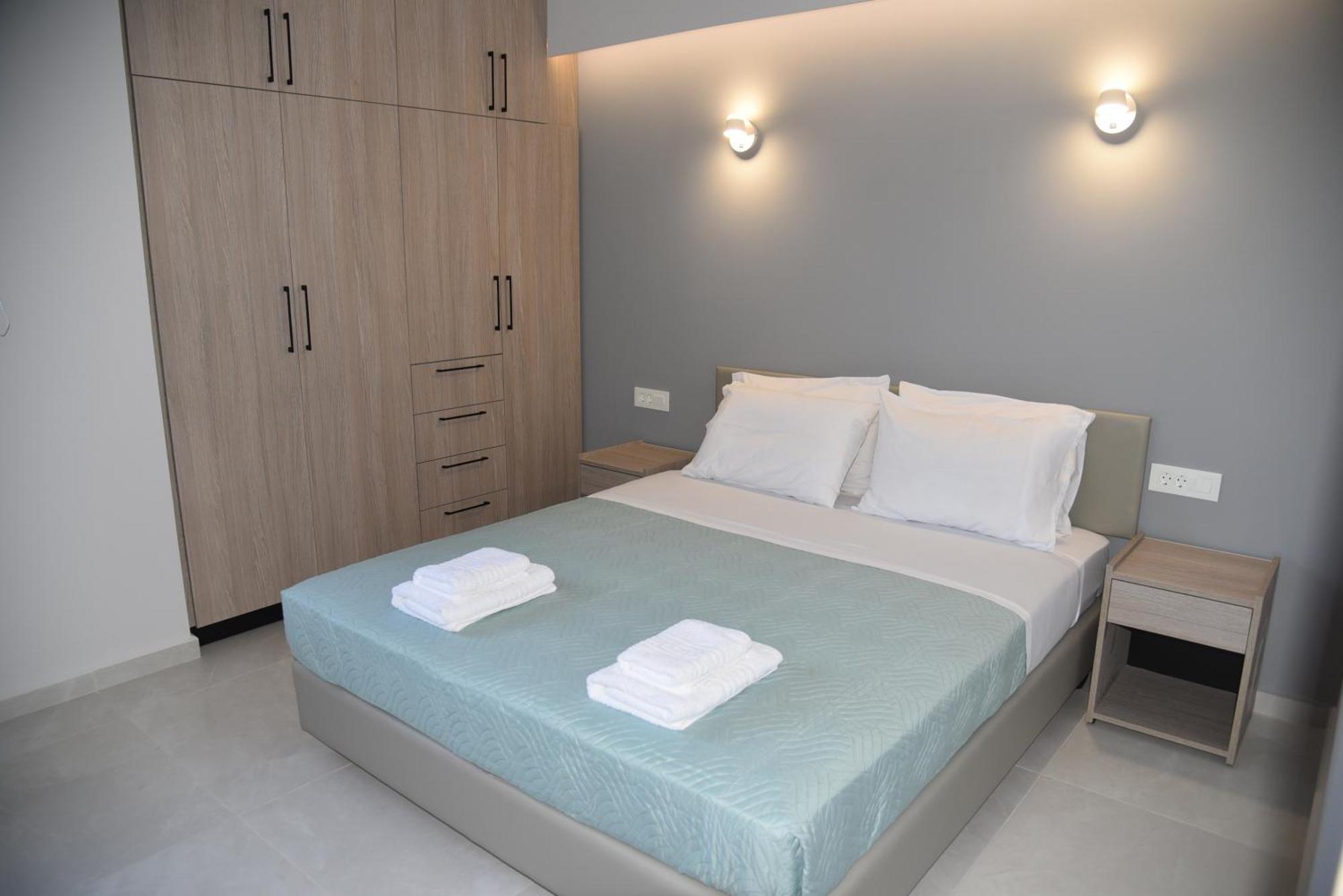 Pirgos Deluxe Apartment - Private Parking 基萨莫斯 外观 照片