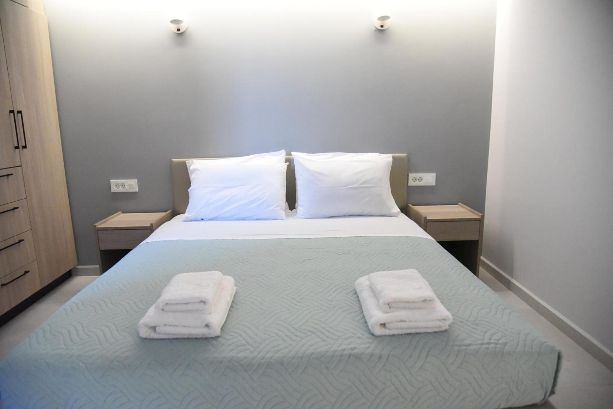 Pirgos Deluxe Apartment - Private Parking 基萨莫斯 外观 照片