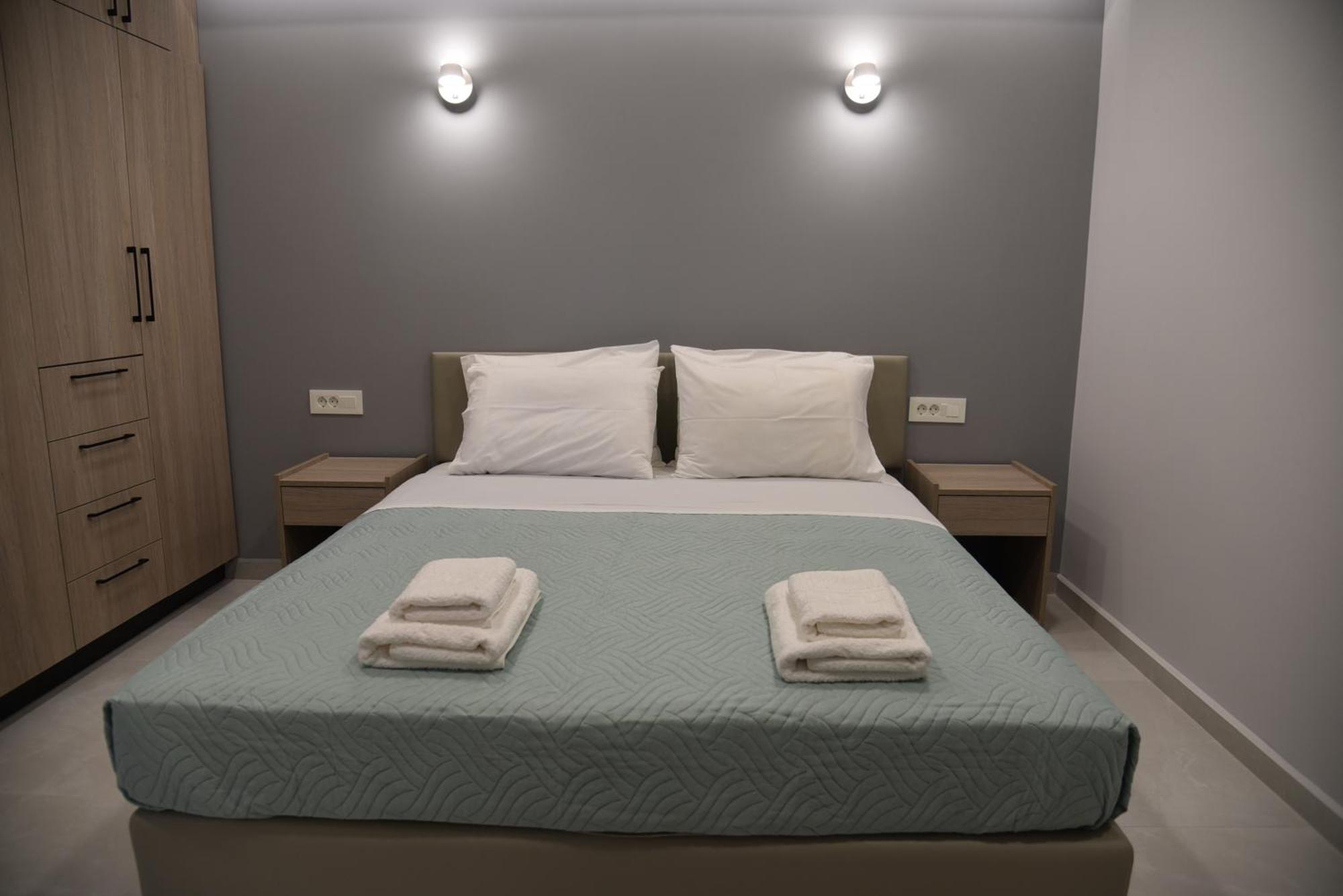 Pirgos Deluxe Apartment - Private Parking 基萨莫斯 外观 照片