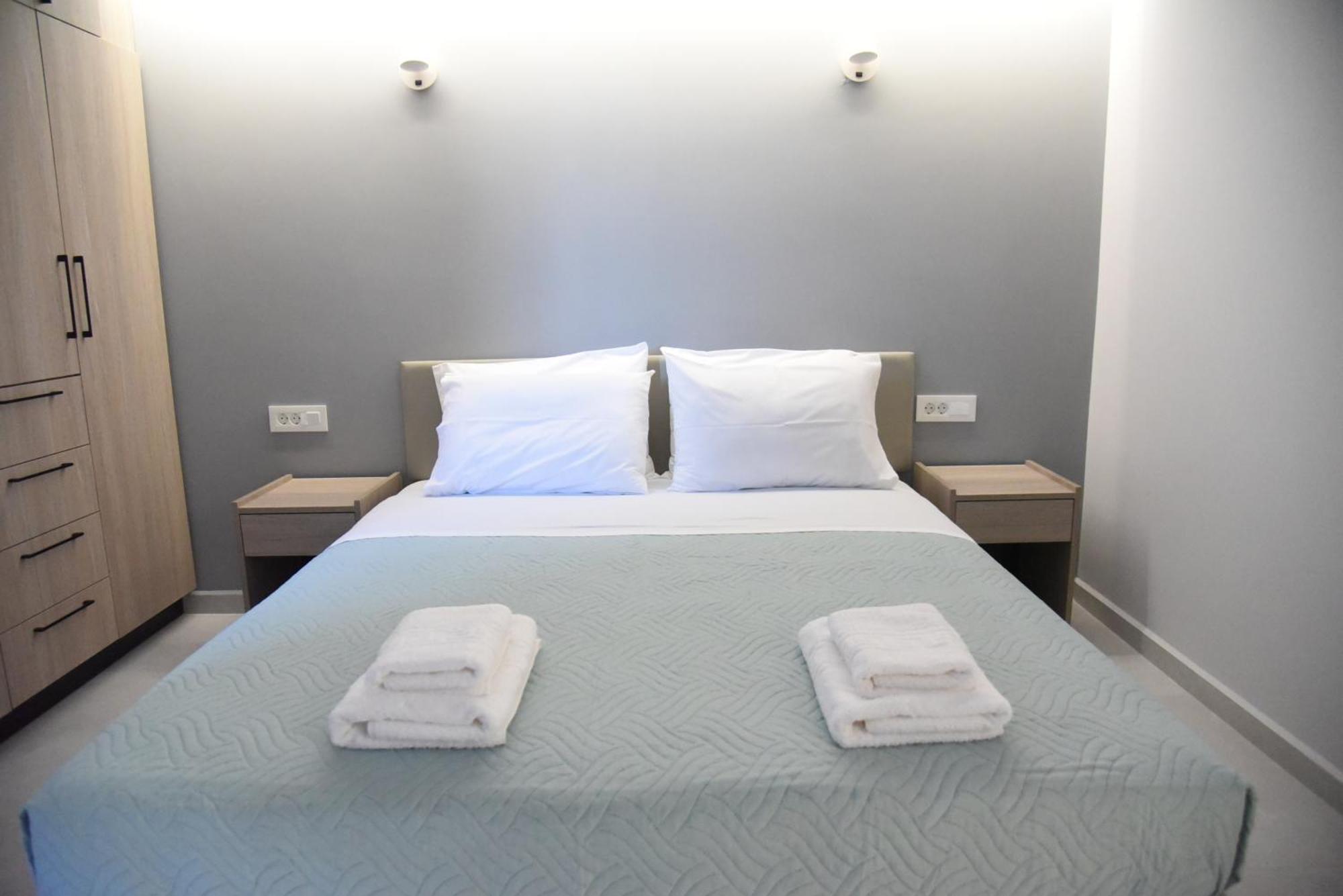 Pirgos Deluxe Apartment - Private Parking 基萨莫斯 外观 照片
