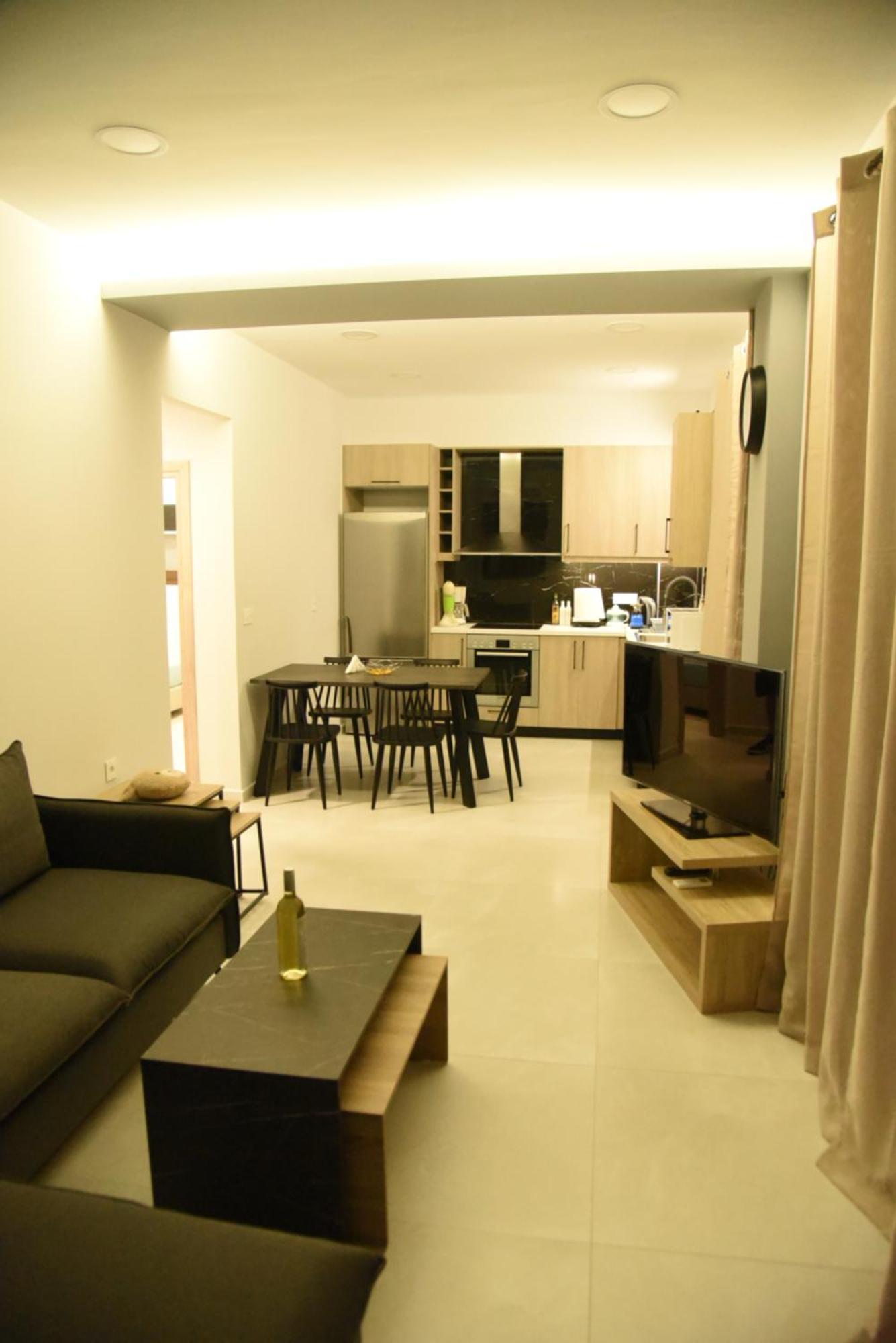 Pirgos Deluxe Apartment - Private Parking 基萨莫斯 外观 照片