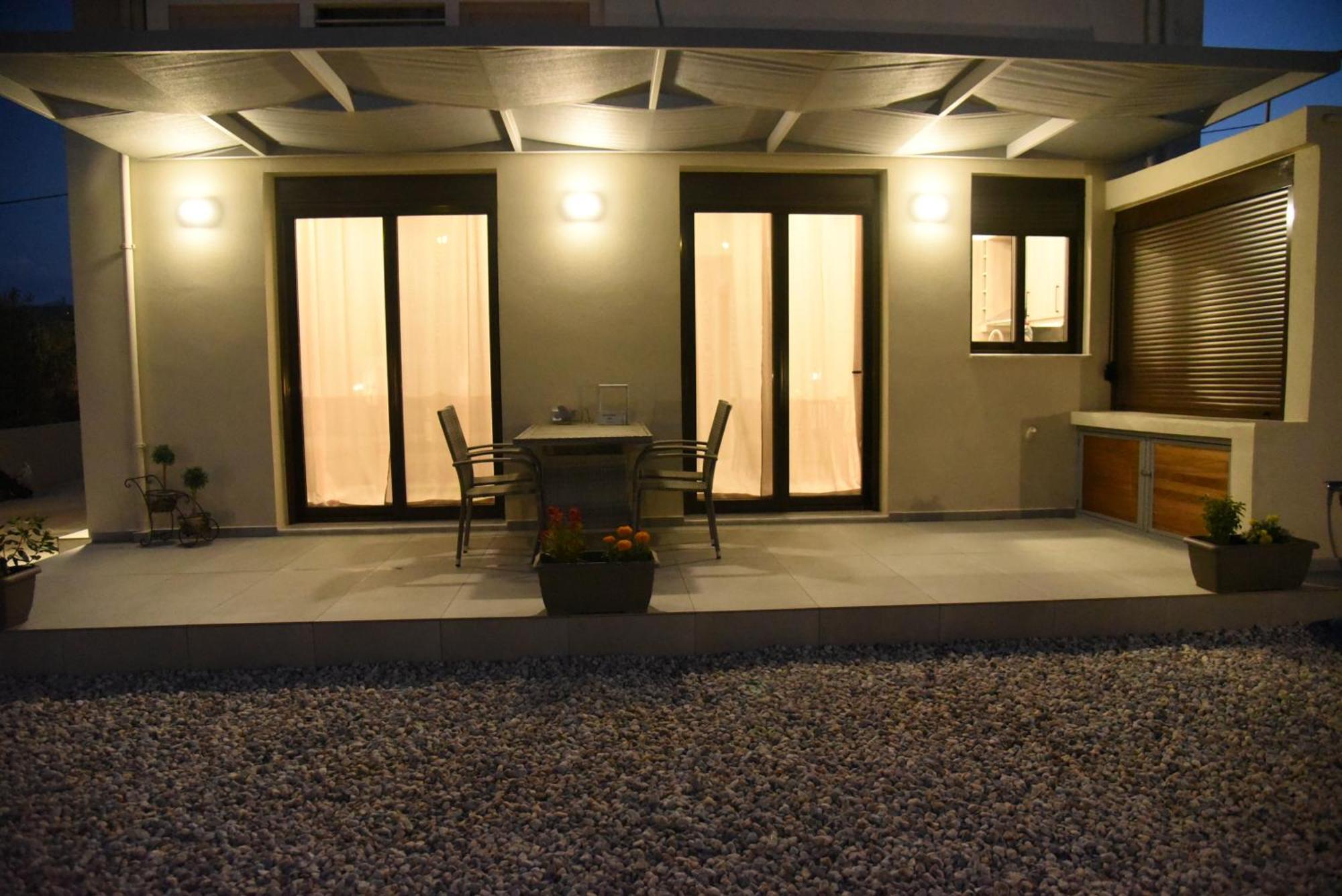Pirgos Deluxe Apartment - Private Parking 基萨莫斯 外观 照片